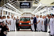 Dilma inaugura fábrica da Jeep em PE e firma seu compromisso com o capital estrangeiro