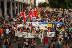 Profissionais da educação do Rio de Janeiro fazem paralisação por 48 horas para impedir novo corte de salários