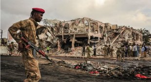 Suas guerras, nossos mortos: mais de 300 mortos em atentado na Somália