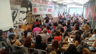 200 jovens e trabalhadores debatem plano para uma greve geral efetiva em 28 de abril