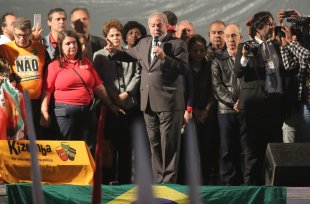 Lula discursa sobre a injustiça sofrida, omite a luta contra as reformas e promete "consertar o país"