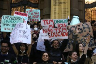 Fortalecer a luta nas Universidades e IFs contra Bolsonaro e pela revogação de todos os cortes e bloqueios