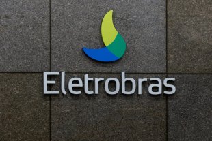 Executivos da Eletrobrás aumentam seus salários de 5 mil para 200 mil após a privatização