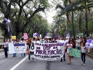 USP na greve internacional de mulheres: centenas de mulheres fecham a Rua Alvarenga