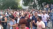 "Não tem arrego", gritam professores municipais que resistem à repressão de Doria