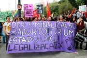 Bancada Evangélica tenta impor mais retrocesso às mulheres com emenda antiaborto
