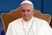 Papa diz que casais LGBT têm direito a união civil