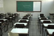 Natal com demissão à vista para milhares de professores em SP
