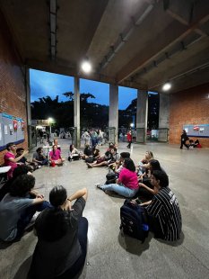 Roda de conversa sobre a história do movimento estudantil da ditadura reúne diversos estudantes na UnB