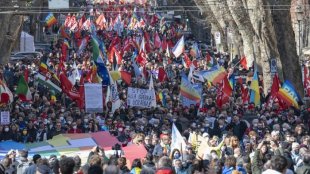 50 mil pessoas saem às ruas de Roma pela paz na Ucrânia e contra o militarismo da OTAN