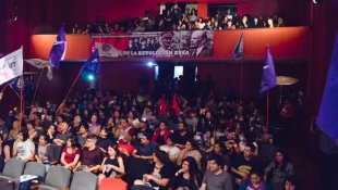 Centenas se reúnem em Encontro Anticapitalista na capital chilena