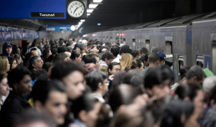 Crise econômica faz 300mil deixarem de usar metrô, o capitalismo retira nosso direito a se locomover