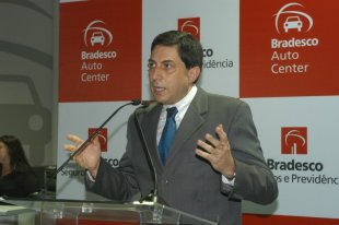 Presidente do Bradesco diz que idade mínima de aposentadoria é um consenso entre brasileiros