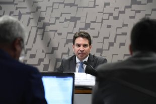 Ministro Moraes suspende posse de Ramagem na PF e reforça papel de árbitro do STF 