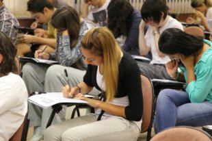 Dando fim ao vestibular, Argentina garante acesso às universidades como 'livre e irrestrito'