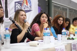 Deputada federal da Argentina, Myriam Bregman, fala no Encontro do Pão e Rosas