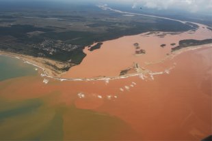 Acordo entre Governo e Samarco: Uma pizza de lama tóxica