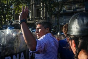 Deputado Alejandro Vilca: "A greve e a luta nas ruas foram fundamentais para a queda da Lei Ómnibus"