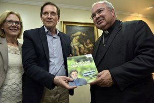 Após apoio de padres e católicos a Freixo, Arcebispo faz nota de apoio indireto a Crivella