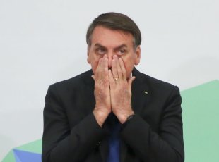 Acuado, Bolsonaro mantém silêncio até o momento sobre atos contra o governo em todo o país