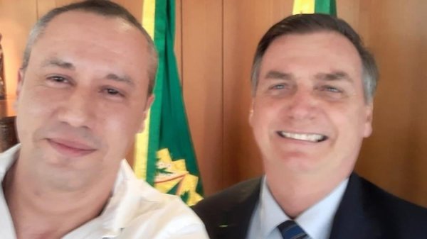 Bolsonaro cinicamente condena o nazismo e mais uma vez o iguala ao comunismo