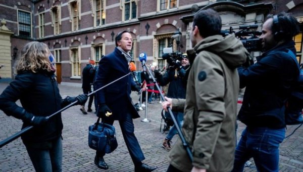 Governo holandês renuncia após escândalo em gestão de subsídios sociais 